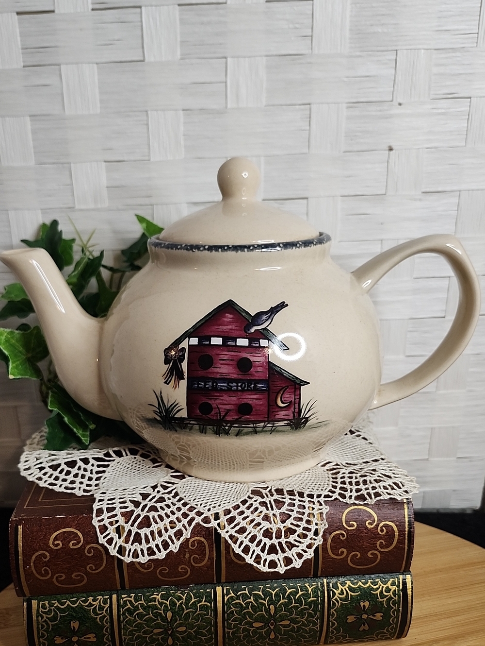 👉*VINTAGE* H&GP ADORABLE RED "BIRDHOUSE" / FEED STORE CERAMIC TEA POT
